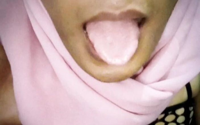 Alfi Kayla: 弱虫ヒジャーブソロは、ザーメン1を食べる