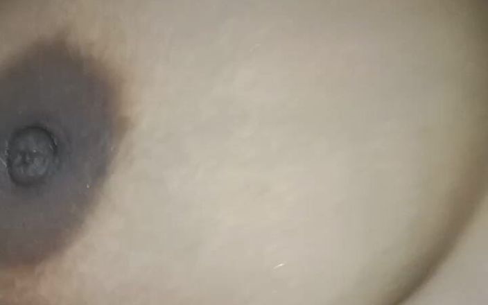 Arooj10: Hermosa chica india Arooj dedeándose el coño