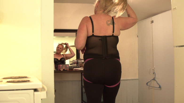 Sissy Bailey Wilde: Feminizat pentru fete de noapte (film complet)