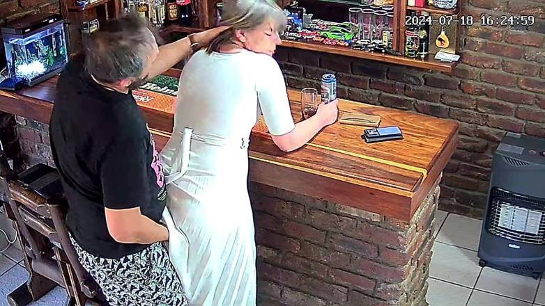 Sparowdox: Ho appena beccato mio marito a tradire con la moglie...