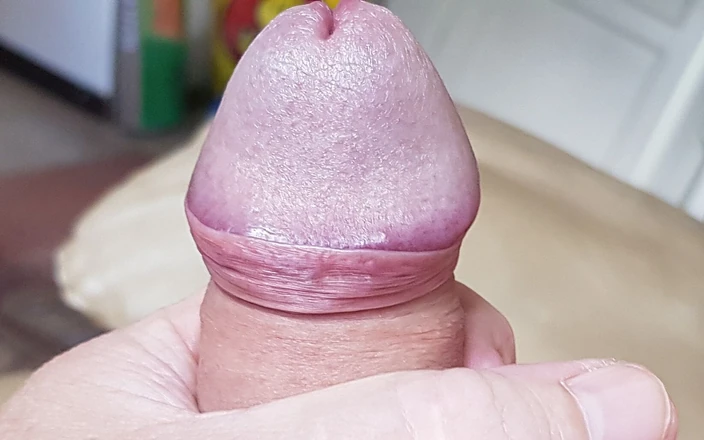 Pellefnatt: Мой муж лежит на диване и до оргазма и кончает сок