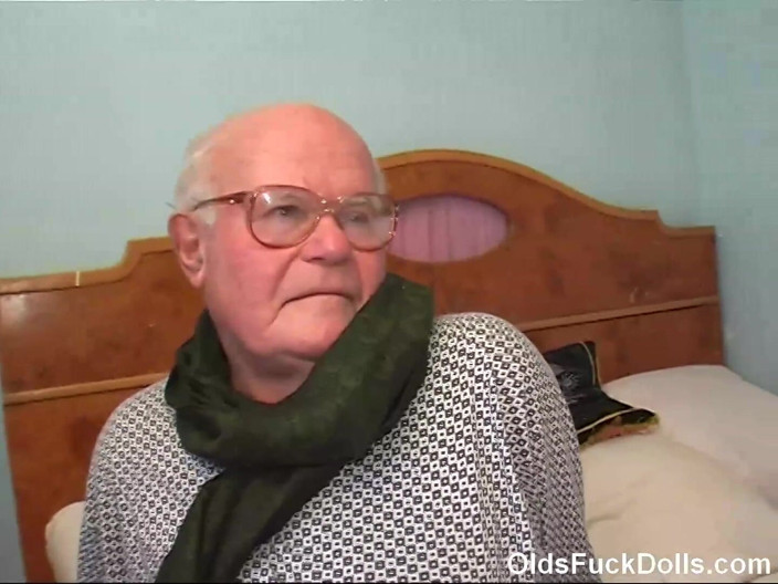 Olds Fuck Dolls: Vecchie bambole da scopare - nonno Mireck scopa la calda sarah...