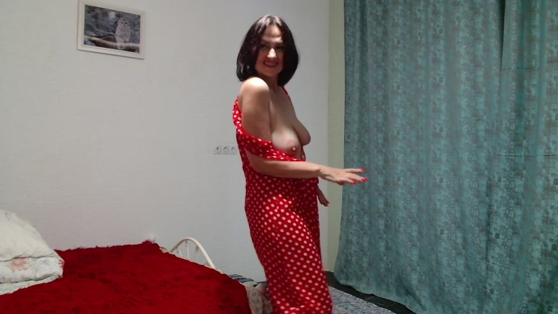 ANGELA_LADY: Seksowny taniec MILF z owłosioną cipką i dużymi wiszącymi piersiami
