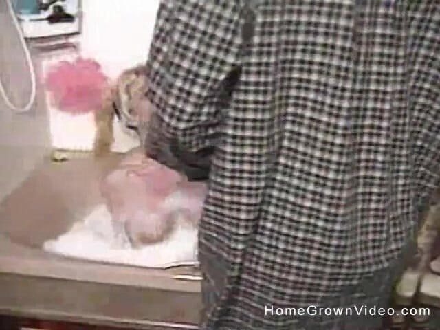 Homegrown Vintage: Ava si cewek hot rambut pirang dengan toket besar dientot...