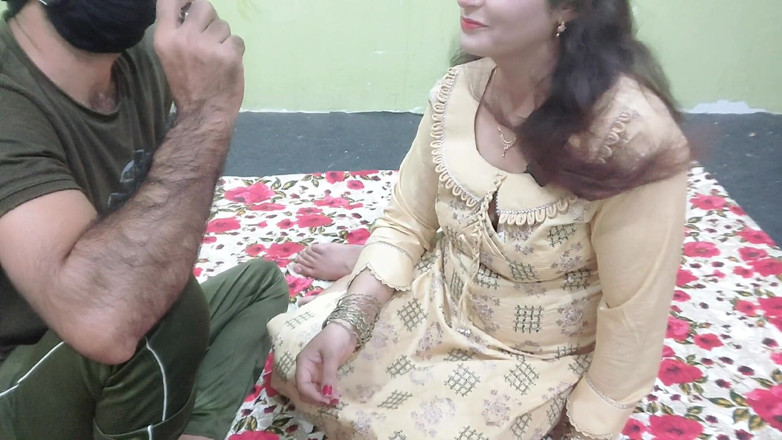 Gullnazkhan: After a Long Time, I Met My Indian Desi Girlfriend....