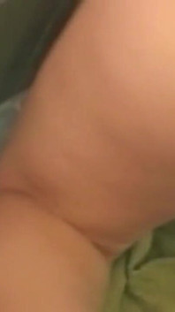 Una miLF bionda che drena un grosso cazzo nella doccia bollente
