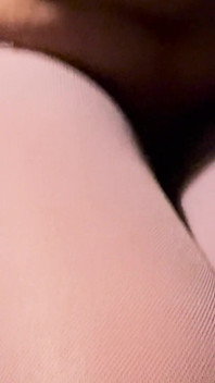 Seksowna Pinay MILF tryska Hard W / Dildo i Różdżka - Lexxi Wett