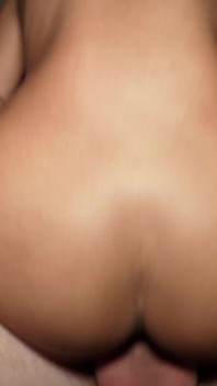 Cewek semok latina dientot habis-habisan sama kontol besar pria kulit putih sampai dicrot di dalam