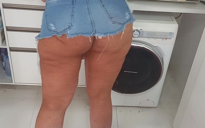Sexy ass CDzinhafx: Pantat seksiku dengan rok mini!