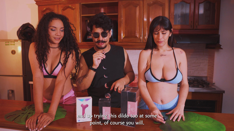 MvsteryGuy: Făcând acest 2 georgeous ejaculare cu ceva ajutor (Badpeach Toys Review)