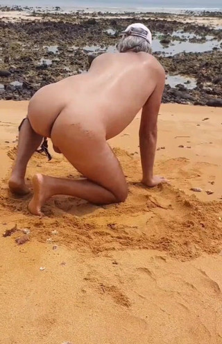 Ladysilvas: Ladysilva Exibindo Sua Bund Gostosa Na Praia