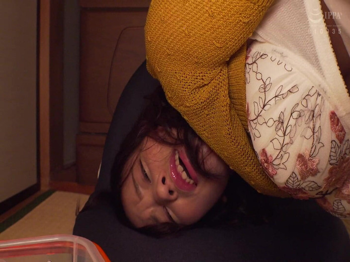 Vulture: 16 красивих мамок пробують деякі зі своїх улюблених секс-іграшок