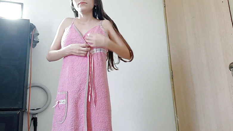 skpro_: Moje nadržená nevlastní sestra vstoupí do mého pokoje a přistihne...