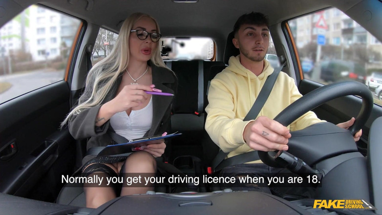 Fake Driving School: Тобі потрібен урок про мої цицьки