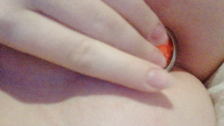 Fox Girl: मैं अपनी चूत के साथ अपनी उंगलियों से खेलता हूं, और अपनी गांड में प्लग डालता हूं