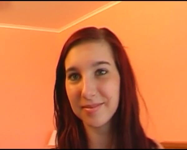 German's Young Babes: Teen tedesca cavalca il cazzo del fratellastro nella camera d'albergo