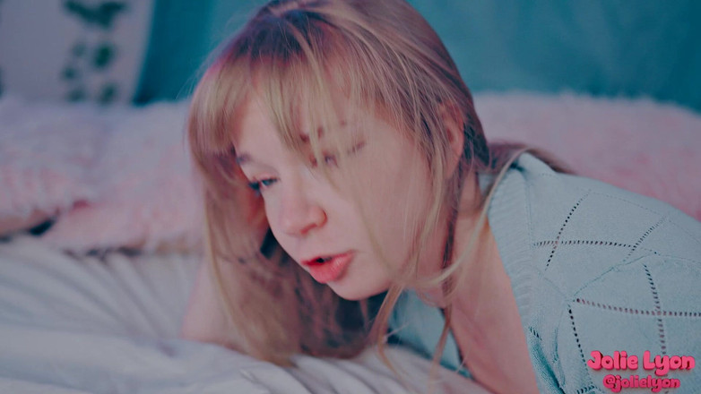 Jolie Lyon: Bătăușul fiicii mele vitreg mă bătăușesc și pe mine