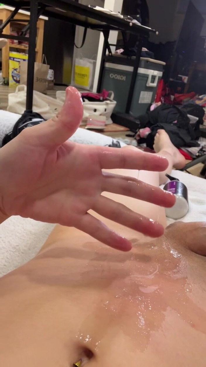 Cailey Katts: 흑형 대물 에게 따먹히는 운 좋은 남자