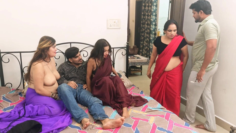 Londamaal123: Indian Desi Bhabhi Gangbang Threesome Foursome Hardcore Sex Video
