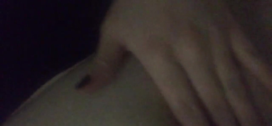 Hunnybrat: Chơi với âm hộ cạo lông xinh đẹp của tôi