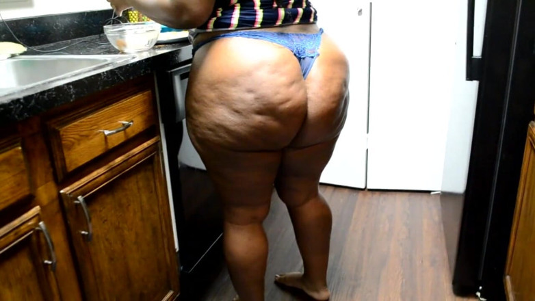 Exclusive Dirty Diana: Thick black ass sucking dick