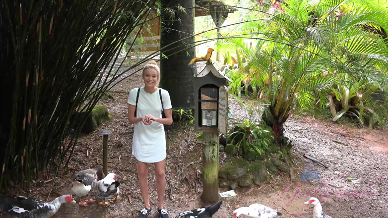 ATK Fans (Girlfriends): Virtueller Urlaub in Hawaii mit Emma Hixx 9/16