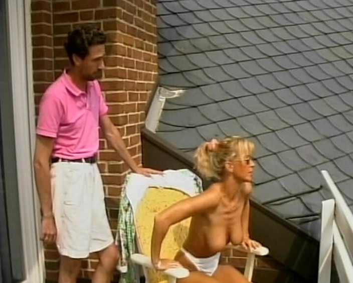 BB Video - Old School: ドイツ人熟女アマチュアが屋外で巨乳ブロンドで犯される