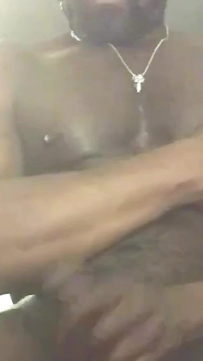 Black smoking muscle stepdad: Noční bbc porno prohlížení Edging a Cum Session