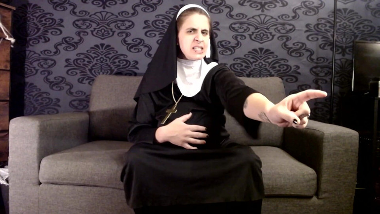 Abby Anna: L'ipnotizzante villain di halloween fuma in schiavitù
