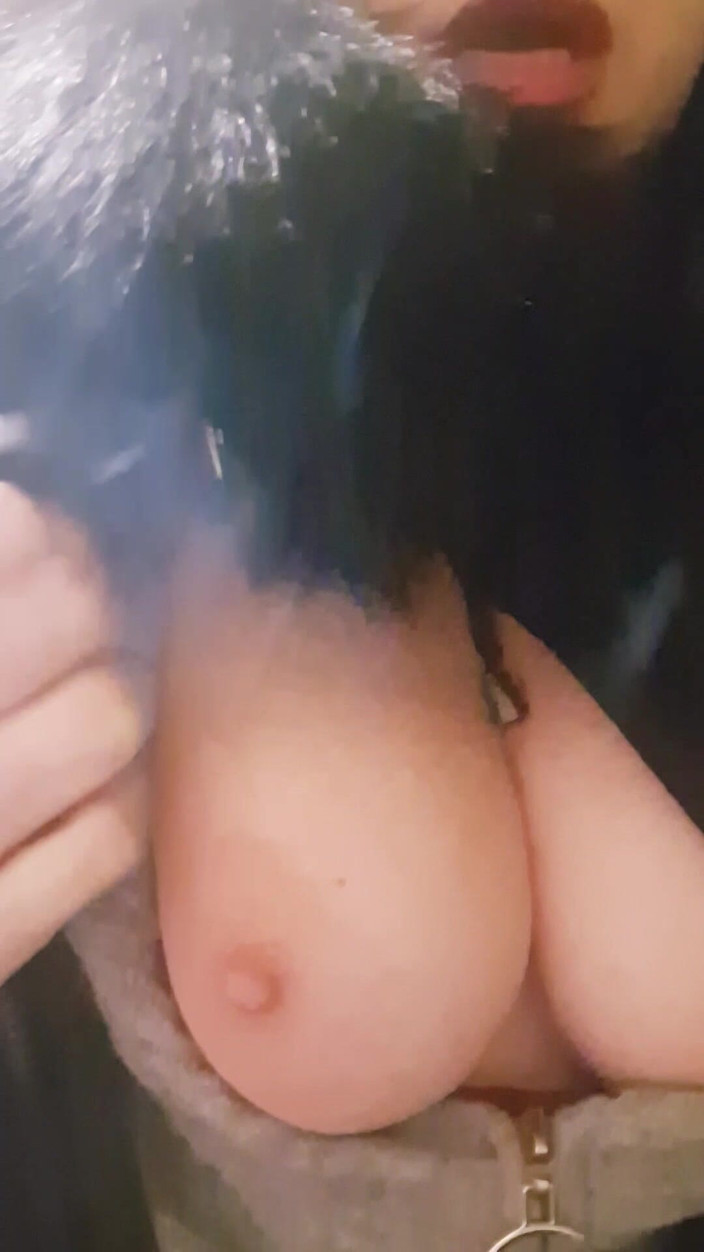 NataKuba: Doğal göğüslü orta yaşlı seksi kadın