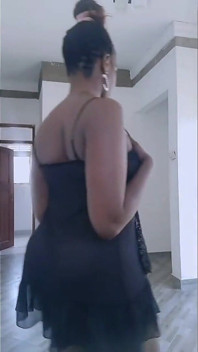Chocolate MILF Fucks Her New Big Vibrator