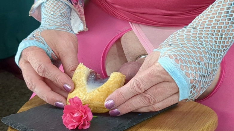 Rikki Ocean: Rikki Ocean's Raspberry Cream Croissant