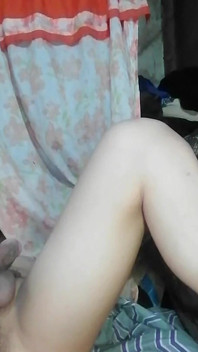 Baise-moi papa plus fort ici dans ma chambre