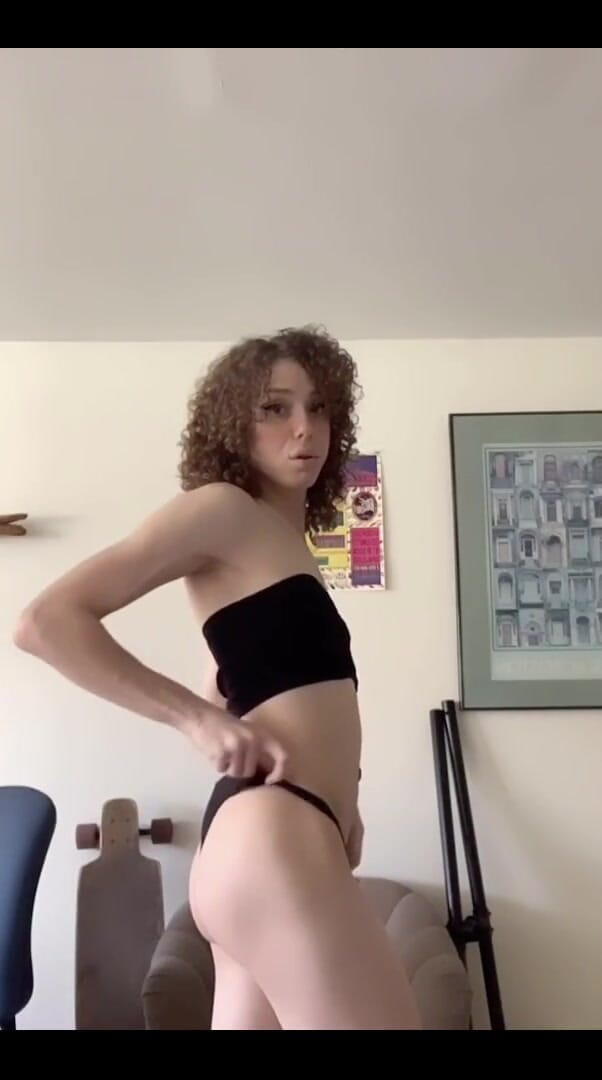 Tia Tizzianni Productions: 我的男友迟到了操我