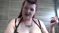 Mxtress Valleycat: 煙と服従