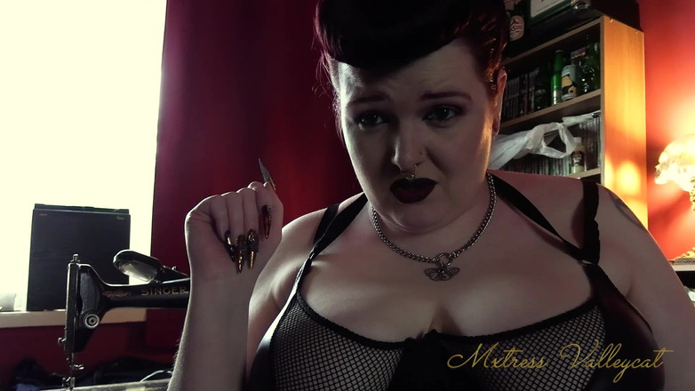 Mxtress Valleycat: Adorare de unghii stiletto de aur