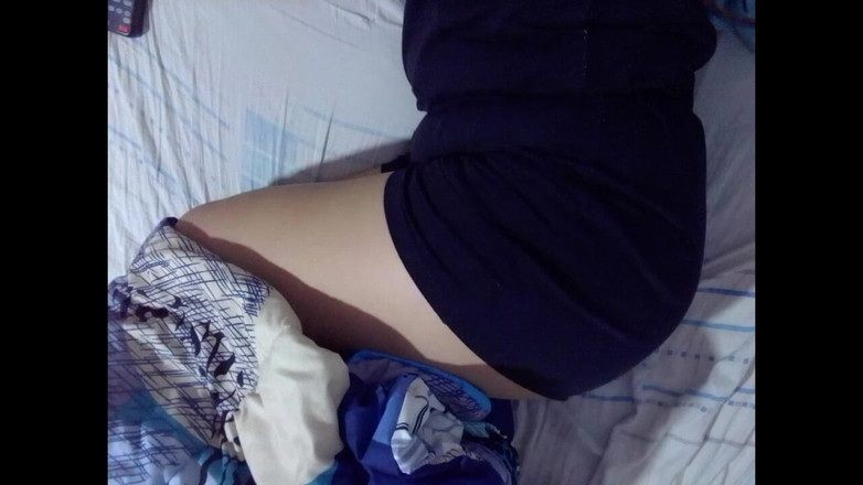 Sexysweet0455: Horny Stepmom Leaves Door Open When She Changes so Her...