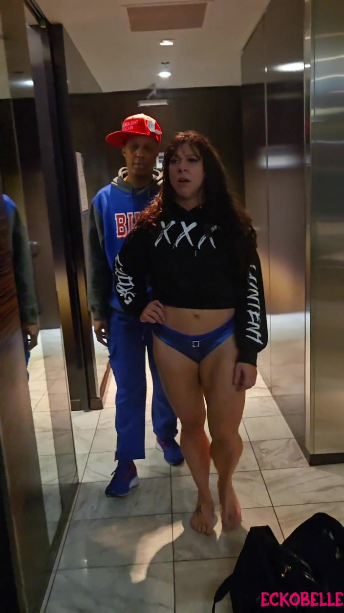 Ecko Belle: Eckobelle viene dominata