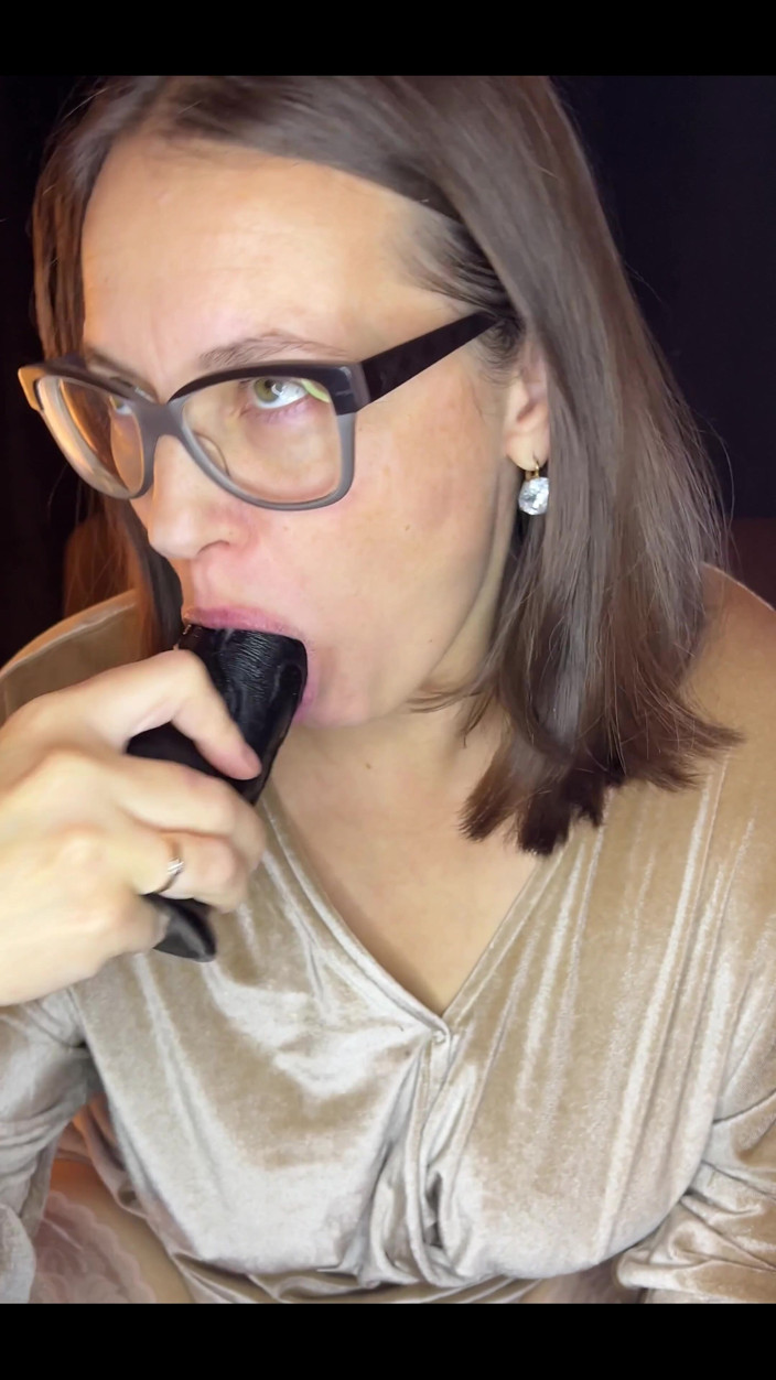 Crypto Mommy: I Want to Take Your Dick in My Palm