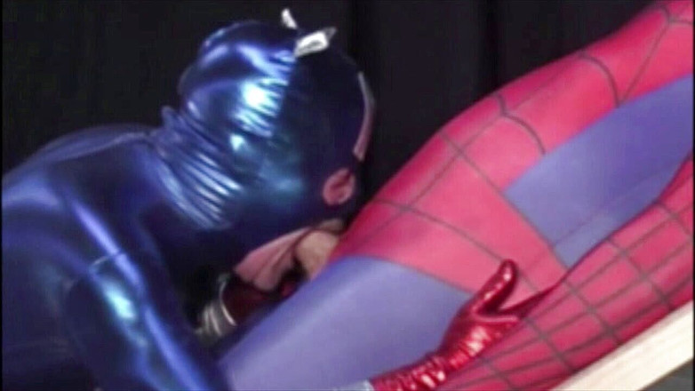 Crunch Boy: Cucající boule s fetišským oblečením