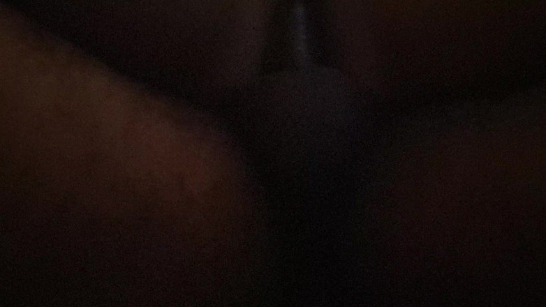 Jollyfuckingoldman: 继女在鸡巴上弹跳，直到她因为肛交高潮而尖叫