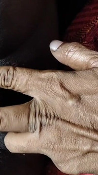 Sumitha bhabi et son mari baisent dans la chambre