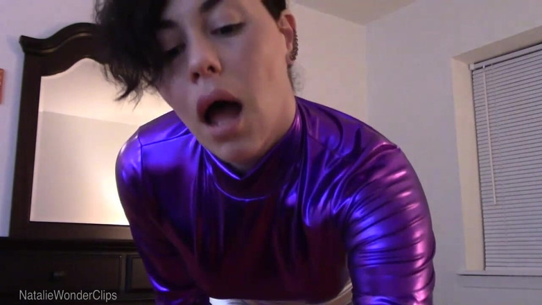 Natalie Wonder: Fembot defeituoso