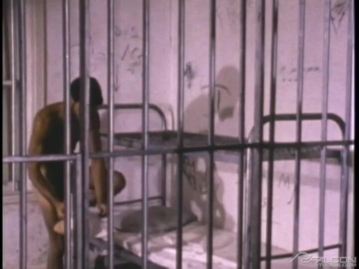 Falcon Studios: Lockup hujung minggu