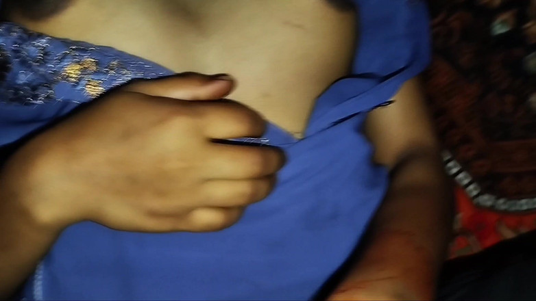 Deshi women: Indická sexy vesnická holka dostane uspokojení šukáním svého přítele