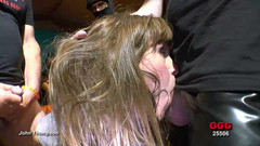 EroticPlanet XXX: GGG ジョン・トンプソン - ベイブは大きくてもっと飲み込むのが大好きで、巨大なペニスと精液を飲み込むのが好きです