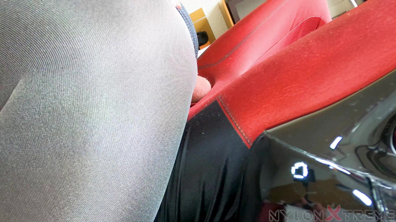 Nylon Xtreme: POV Nora Fox är Batwoman och knullad