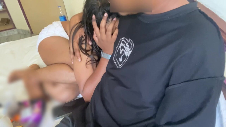 Pinkididi: Hintli üvey kız kardeş Hintçe sesli konuşurken yakalandı