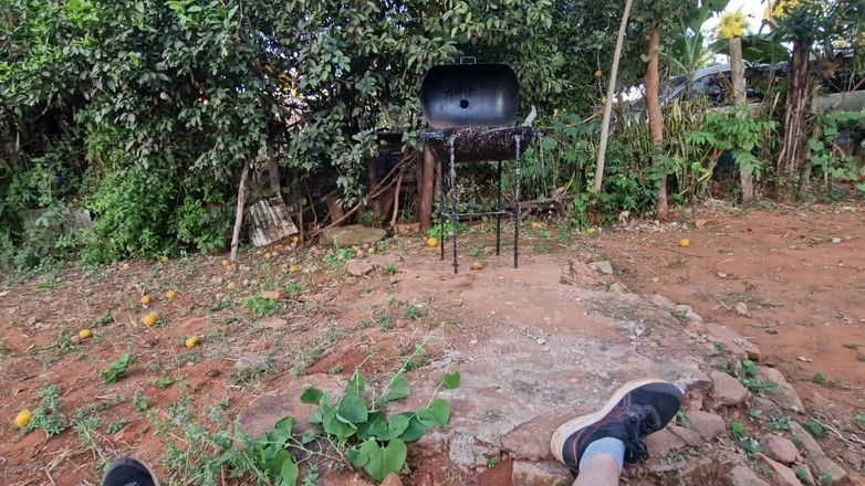 Latinascachondas: Veřejné kouření v parku v Madridu