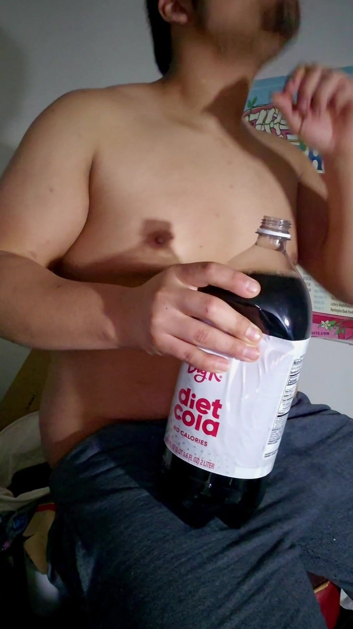 NakyJoss: Belly Okay s Pepsi a Mentos Engorged Belly